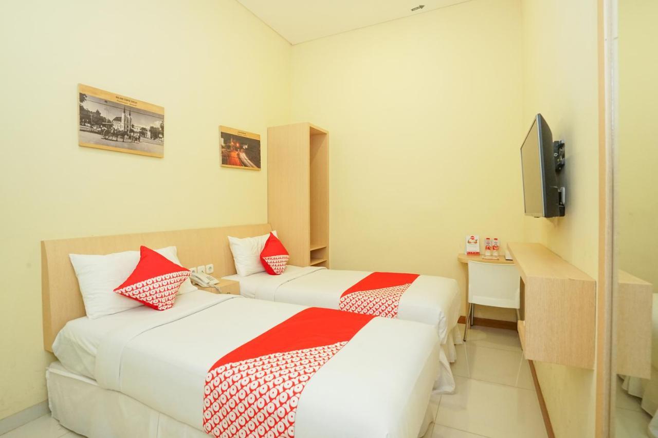 Oyo 272 M Suite Residence มะลัง ภายนอก รูปภาพ