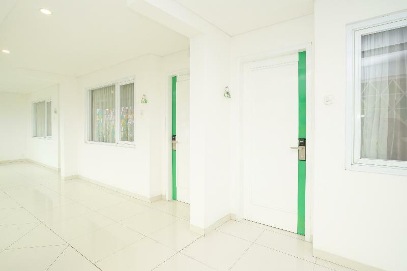 Oyo 272 M Suite Residence มะลัง ภายนอก รูปภาพ